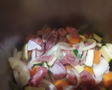 Foto del paso 4 de la receta: Carne en salsa de pavo a la olla exprés