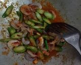 Foto langkah ke 5 dari resep 70,udang kailan tumis pedas.