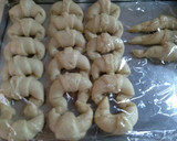 Foto del paso 8 de la receta: Medialunas de manteca 🥐 😋