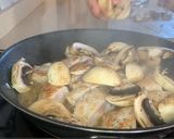 Foto del paso 7 de la receta: Pavo en pepitoria con champiñones