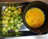 A picture of step 1 of Simple Okra and Egg Soup.