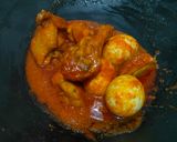 Foto langkah ke 5 dari resep Ayam dan telur masak habang khas Banjarmasin.