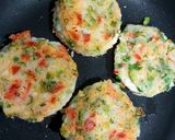 A picture of step 4 of Bread uttapam.