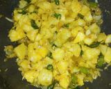 बटाटा ऊसळ (batata usal recipe in marathi) रेसिपी स्टेप 2 फोटो 