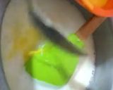 A picture of step 3 of Fruit trifle.