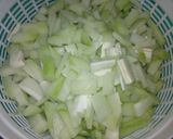 Foto langkah ke 1 dari resep Sayur Labu Siam Bumbu Iris Praktis.
