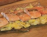 Foto del paso 5 de la receta: Salmón al horno con guarnición