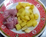รูปขั้นตอนการทำที่ 2 ของ ไก่ผัดมันฝรั่งกระเทียม