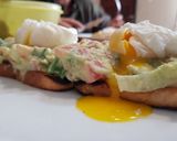 Foto del paso 7 de la receta: Huevo poche con guacamole