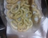 Foto del paso 7 de la receta: Langostinos al ajillo, apio, perejil y manzana, rabas y cornalitos