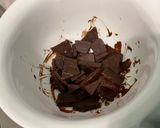 Une image de l'étape 5 de Fondants au chocolat, rice krispies, abricots et pistaches.