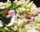 A picture of step 3 of Easy Stir-Fried Udon with Mentsuyu.