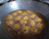 A picture of step 3 of Moong dal ka bhajiya/moong dal vada.