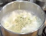 A picture of step 5 of Spätzle.