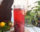 A picture of step 4 of Beetroot detox water.