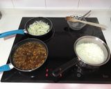 Foto del paso 7 de la receta: Revuelto de Morcilla con piñones, arroz y cebolla caramelizada