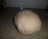 Foto del paso 1 de la receta: Rollo con masa de pizza y algo más