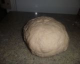 Foto del paso 1 de la receta: Rollo con masa de pizza y algo más