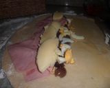 Foto del paso 2 de la receta: Rollo con masa de pizza y algo más