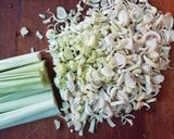 Hình bước làm 1 của món Sa tế ớt ngọt không cay