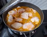 Foto langkah ke 1 dari resep Ayam Goreng Bacem Sambal Pecak.