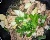 Foto langkah ke 3 dari resep Sup Ayam Hainan.