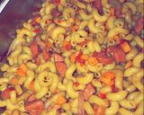 A picture of step 5 of Stir fry pasta😍.