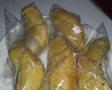 Foto langkah ke 1 dari resep Kue Tanduk.