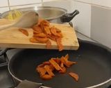 Une image de l'étape 2 de Linguine al Pepperoni 🇮🇹.