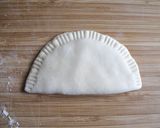 A picture of step 4 of ‘Chebureki’ Deep-fried Meat Stuffed Pastry.