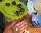 Foto langkah ke 4 dari resep Choco cheese ball ala mommy Nickie 🍪.