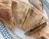 Foto del paso 2 de la receta: Envuelto de cerdo con pan árabe y hummus