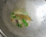 A picture of step 2 of Soya chunk curry.