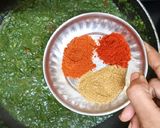 A picture of step 3 of Lehsooni Palak Kichdi.