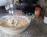 Foto del paso 9 de la receta: Cupcakes de pera relleno de bombón
