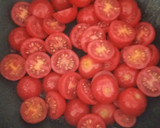 Foto del paso 3 de la receta: Spaguetti con Calabacines y Cherry a la Mantequilla con Panceta en Salsa de Hierbas Provenzales