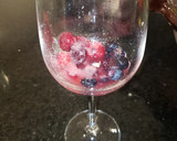 Foto del paso 1 de la receta: Mojito de frutos rojos..🍹🍹