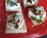 Une image de l'étape 4 de Toasts crème de camembert ail et Tomates confites 🍅.