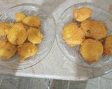 A picture of step 5 of Aloo ke pakore.