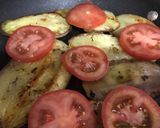 Foto del paso 2 de la receta: Berenjenas asadas con tomate y albahaca