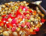 Foto langkah ke 6 dari resep Kerang Dara Saus Padang.