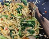 Foto langkah ke 4 dari resep Mie Goreng Tek-Tek.