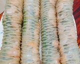 Hình bước làm 3 của món Phở sắn cuộn tôm thịt