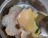 A picture of step 3 of Banana pancakes.