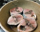 Hình bước làm 1 của món Cá Chấm Chiên Mắm- Xoài Bằm