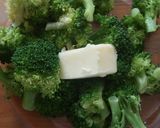 Foto del paso 2 de la receta: Brócoli a la mantequilla con limón en microondas