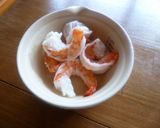 A picture of step 2 of Seafood Yaki Udon.