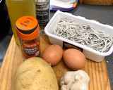 Foto del paso 1 de la receta: Gulas al ajillo con huevos estrellados