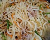 A picture of step 8 of Easy Lunch: Stir-Fried Udon with Oyster Sauce.