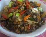 Foto langkah ke 7 dari resep Kerang tumis Pete.